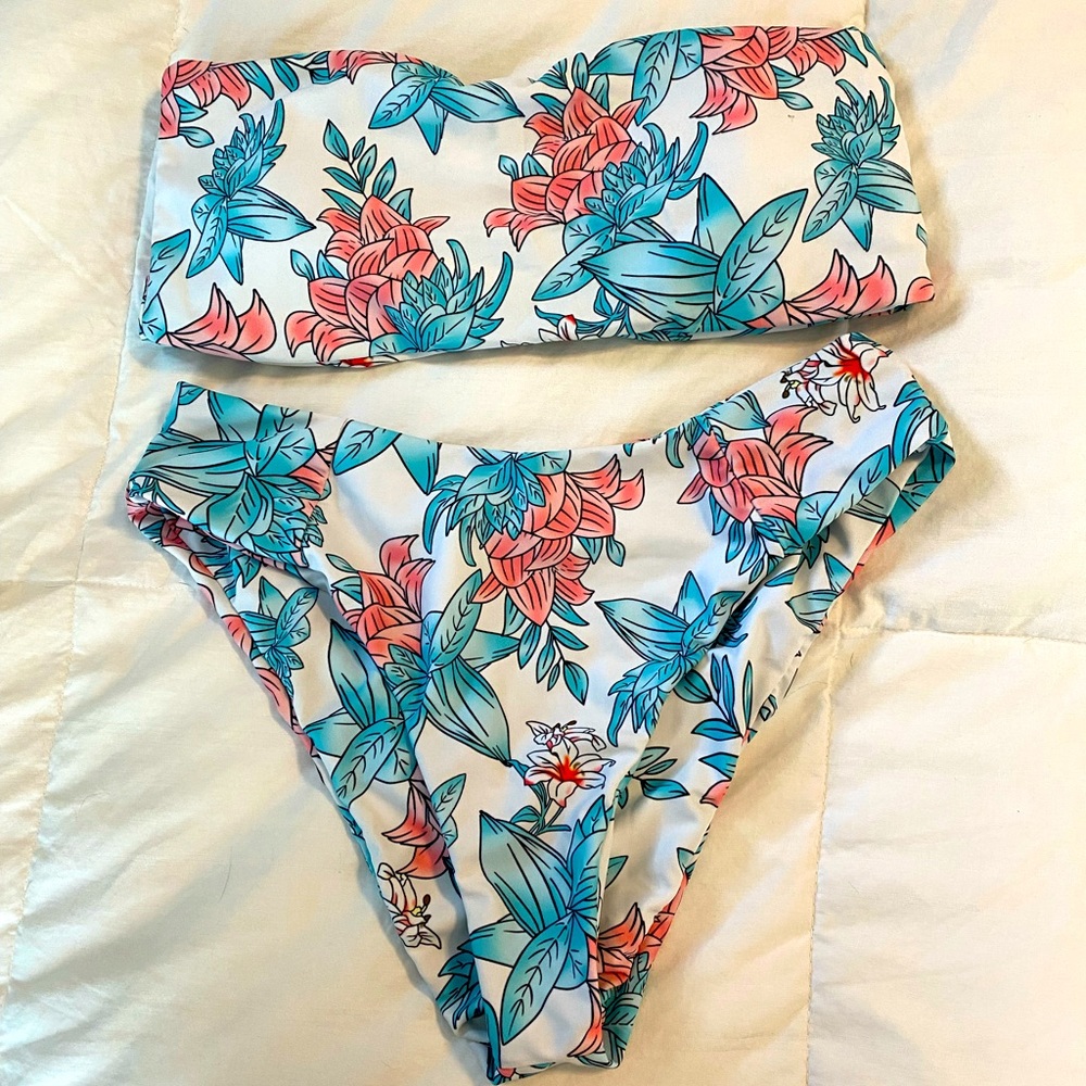Zaful bandeau bikini and high cut cheeky bottoms